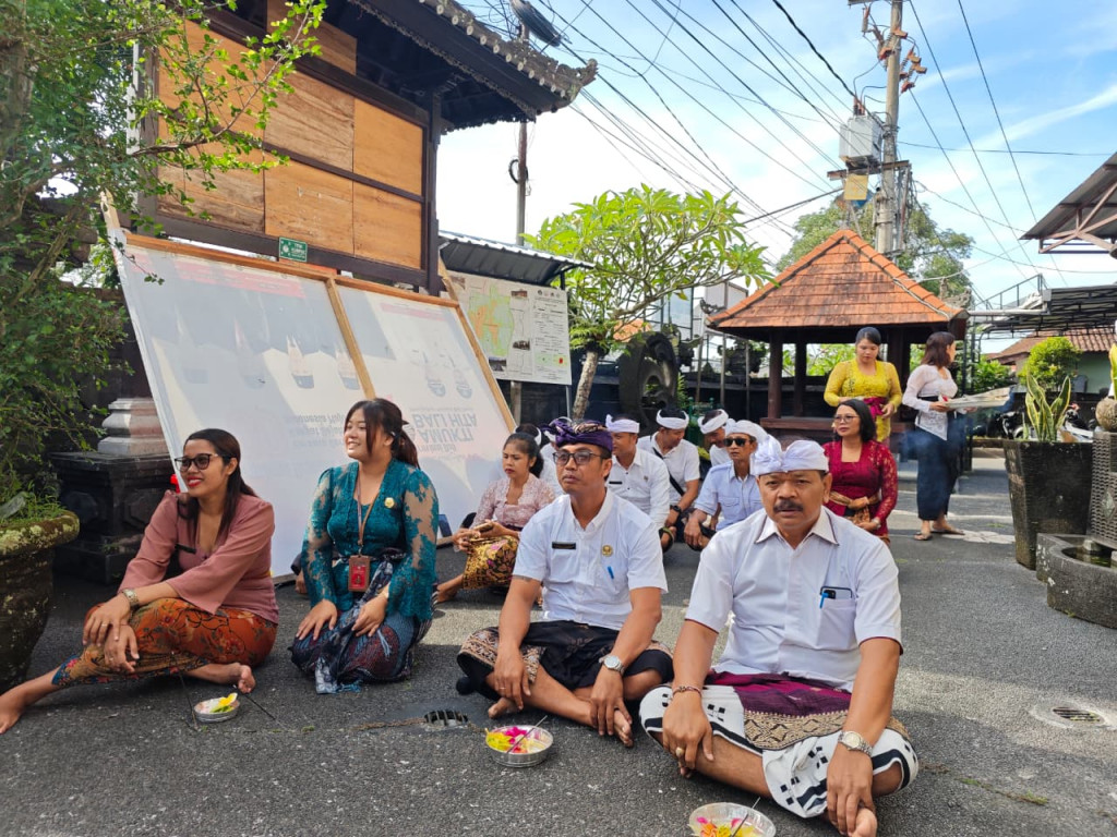 Kegiatan Persembahyangan Bersama Dalam Rangka  Rahina Tilem - 21 Oktober 2025